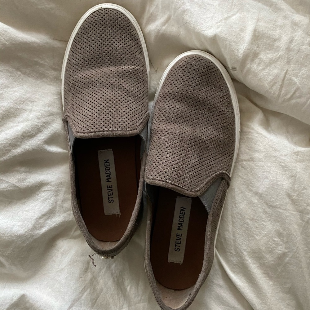 STEVE MADDEN — Slip-On Sneaker